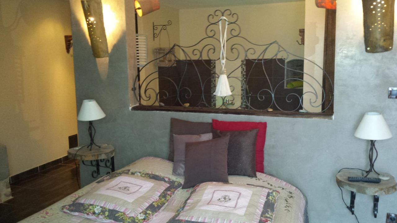 Chambres D Hotes ,Hotel ,Secret D'Une Nuit A Vicq Pres De Onnaing,Avec Piscine الغرفة الصورة