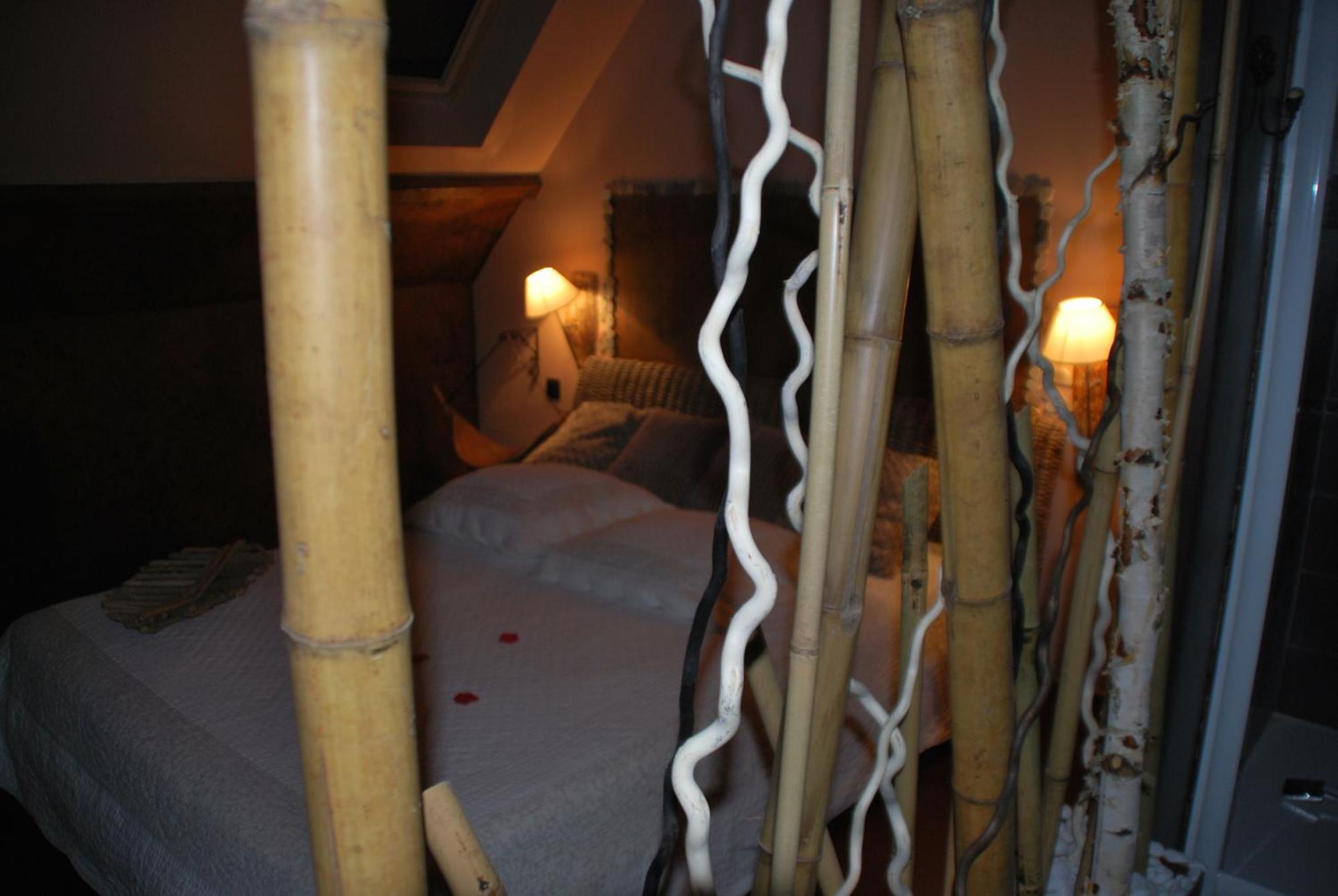 Chambres D Hotes ,Hotel ,Secret D'Une Nuit A Vicq Pres De Onnaing,Avec Piscine الغرفة الصورة